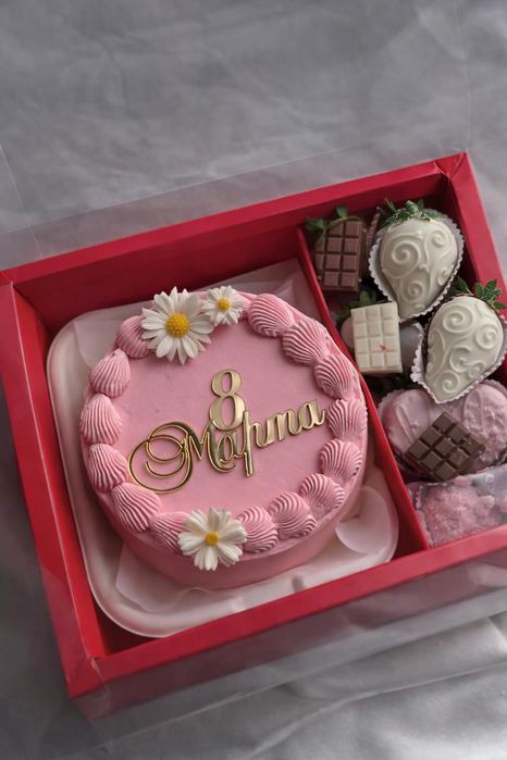 Бенто торт и букет