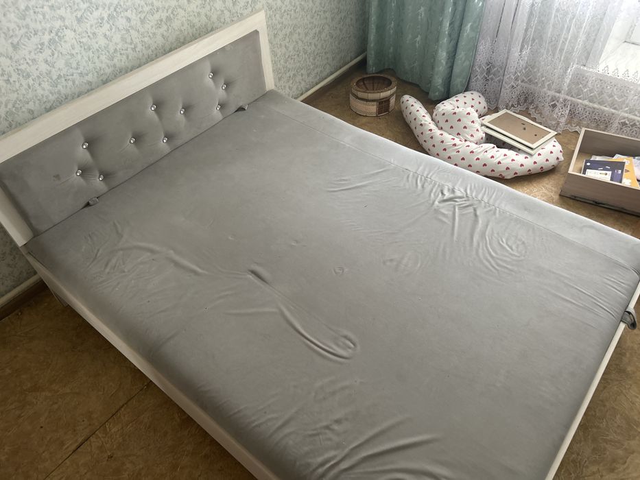 Продаю кровать почти новый