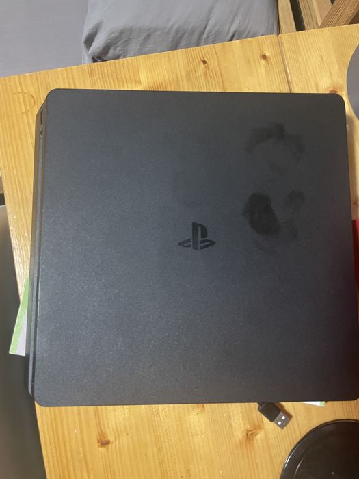 Playstation 4 конзола