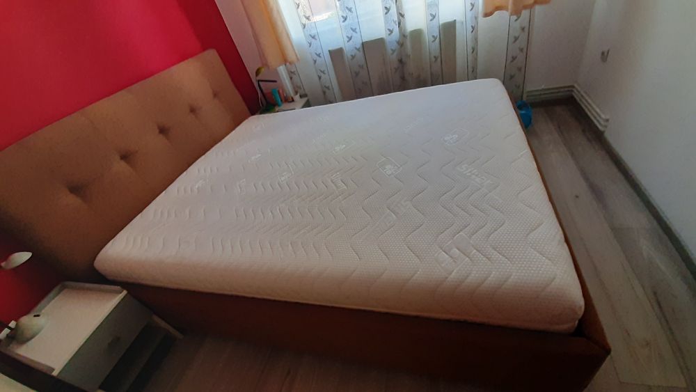 Pat matrimonial tapițat