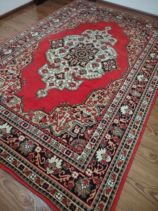 Гилам сотилади...