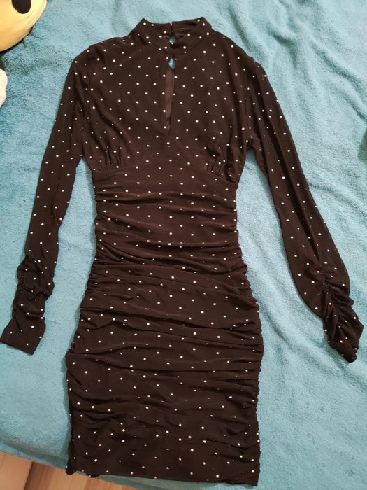 Черна рокля Mohito по тялото