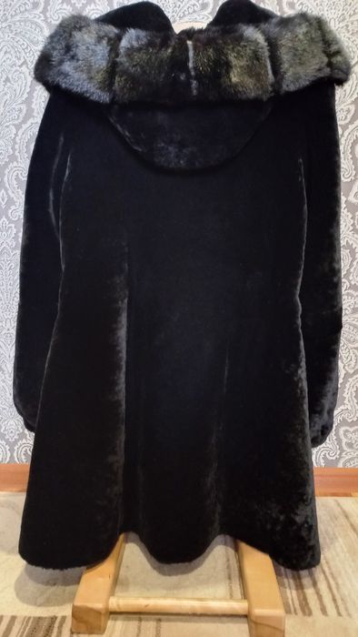 СРОЧНО!!! Продам мутоновую шубу