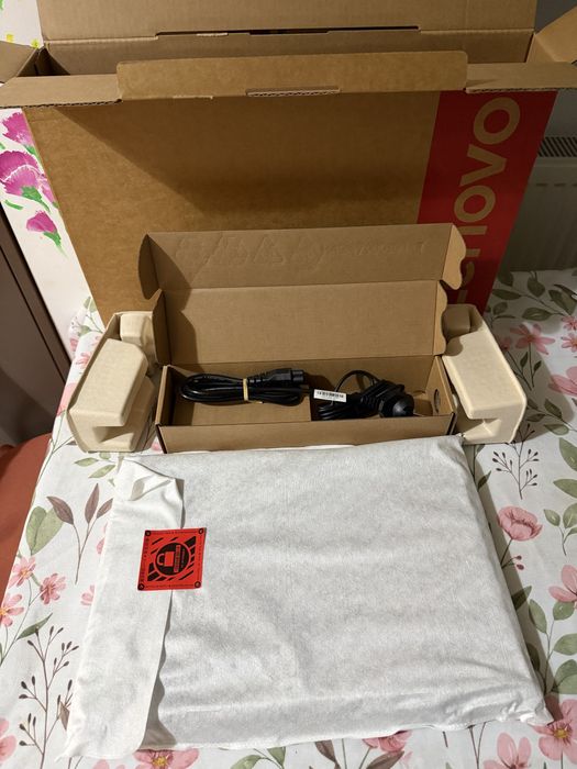 [SIGILAT] ThinkPad P16S Gen 4 Ultra 9 285H 64GB DDR5 1TB SSD Arc 140T