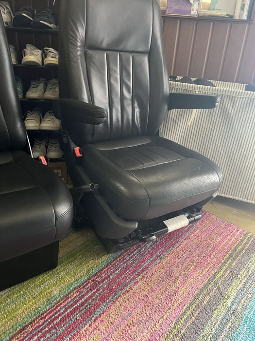 Scaun sofer piele cu cotiere Volkswagen Transporter Multivan Caravelle. Bancheta doua locuri piele.