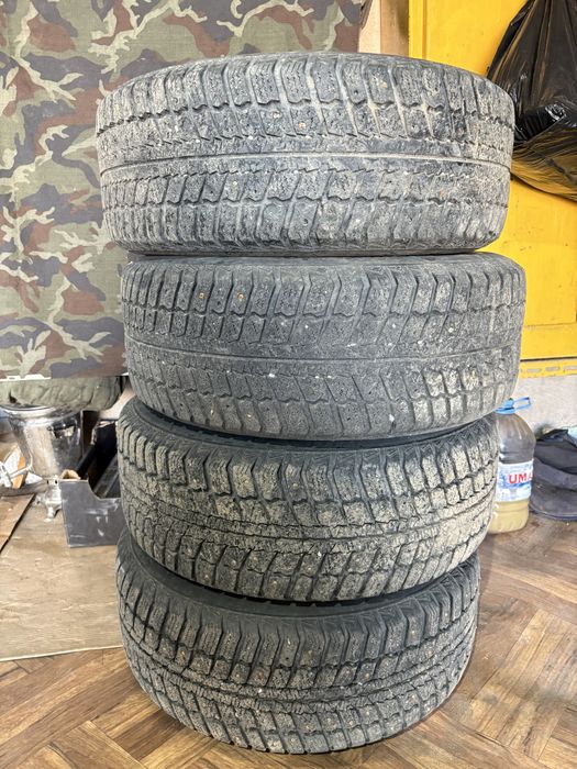 Продам резину зима 215/55/16. 5x112