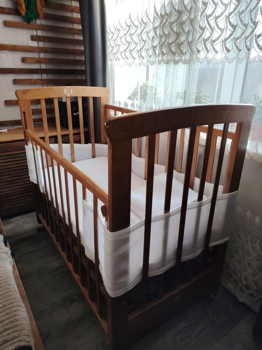 Продам деревянный манеж