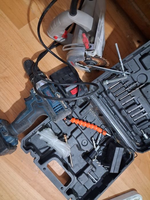 CROWN Пчёлка и BOCSH шрупаверт