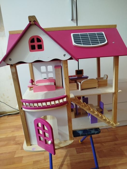 Детский домик деревянный