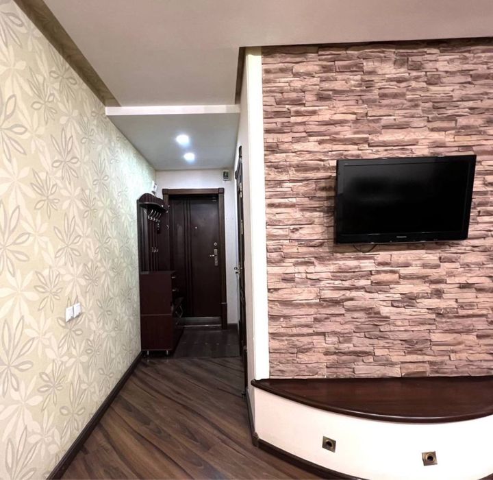 Цум 2в3/2/4 меб+тех балкон-2/6 Срочно 65квм 110-Школа