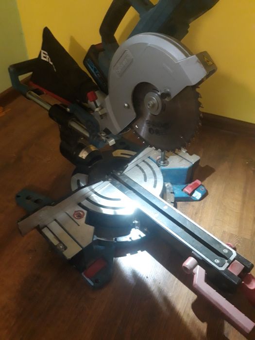 Ferastrau circular 18v. Erbauer