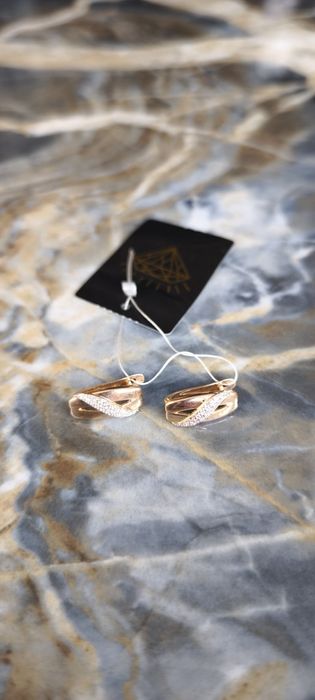 Продам золотые серьги 585 Россия