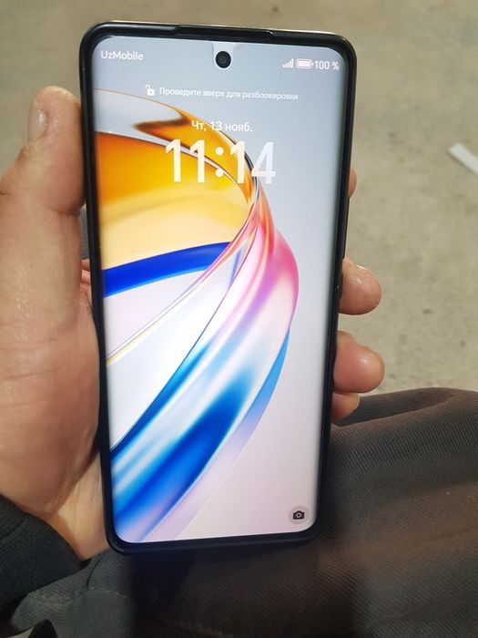 Продаётся телефон Honor 9b