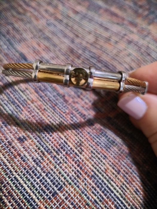 Стоманени гривни