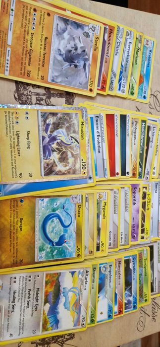 Pokemon Lot 70 Cartes Pokemon TCG - Cărți Vintage 2009 + Ediții Speciale (Holo)