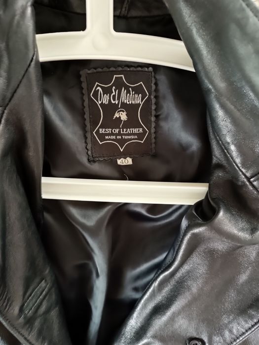 Vând haina de piele lunga, mărimea 40