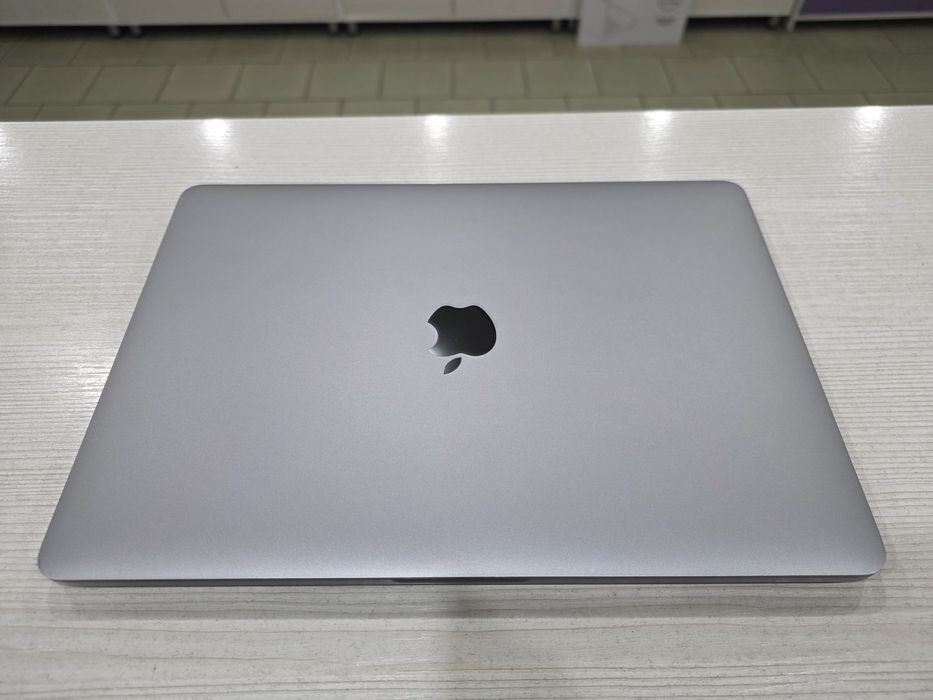 Apple MacBook Pro (Core i5, 8 Gb DDR3, 256 Gb SSD)