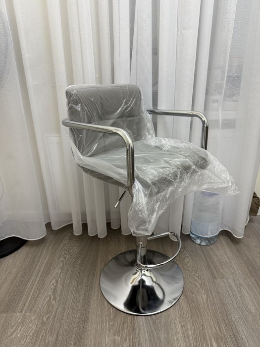 стул для мастера салона