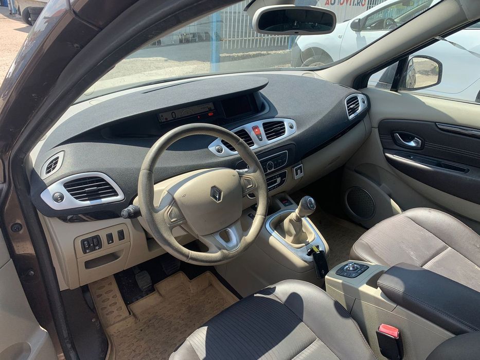Dezmembrez piese Renault Scenic 3