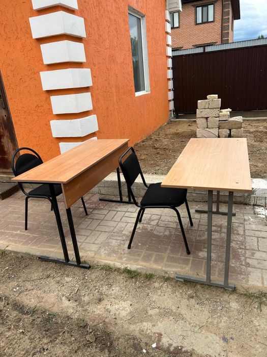 Продам парты со стульями