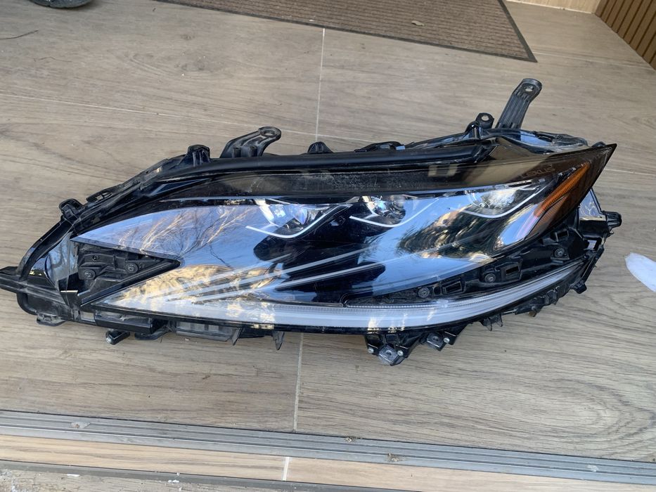 Far stanga Lexus LS 500 XF50 an 2018/2019/2020/2021