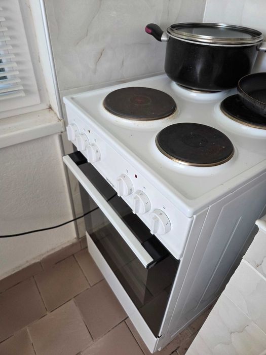 Whirlpool хладилник Gorenje печка