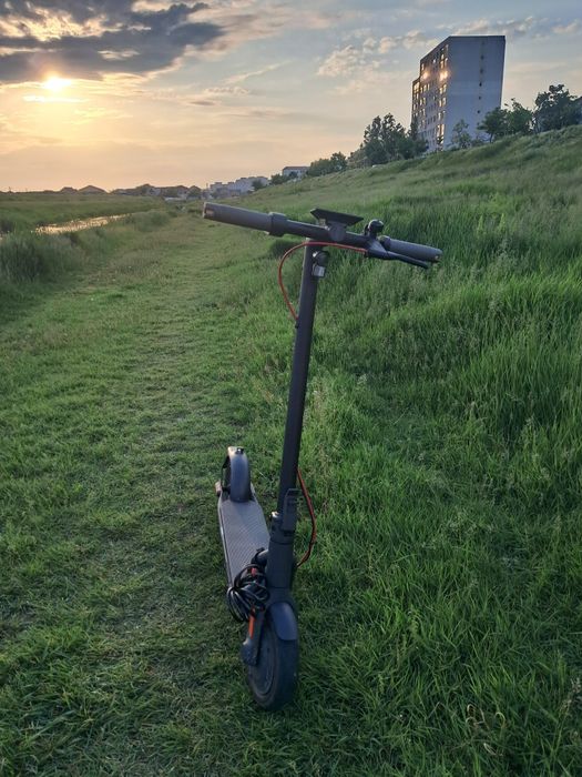 Trontinetà navee v25i pro