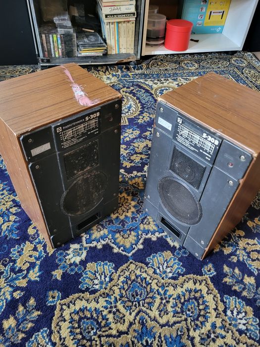 Boxe Radiotehnika S-30B în stare de funcționare