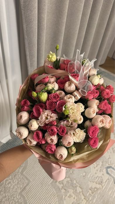 Цветы свежие.