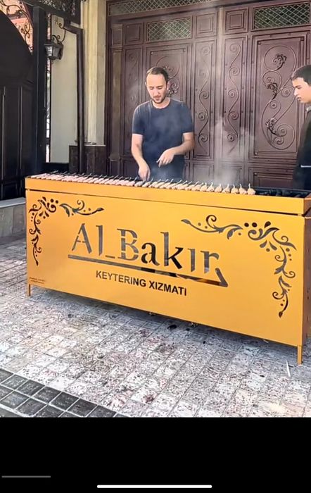 Mangal xoʻra kafe restoran uchun logotipli