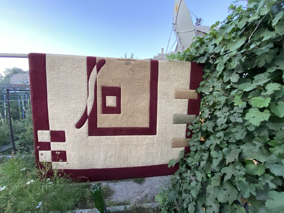 Продам ковёр 2*3 б/у