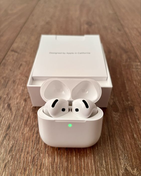 AirPods 4 хорошее состояние