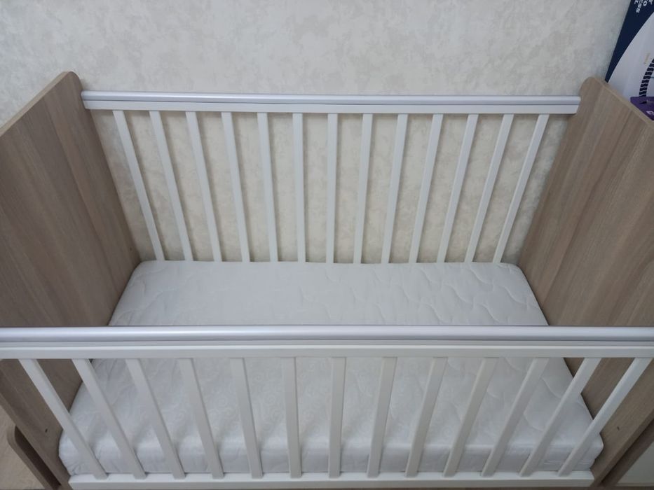 ходунок 5000тг,  манеж 50.000тг