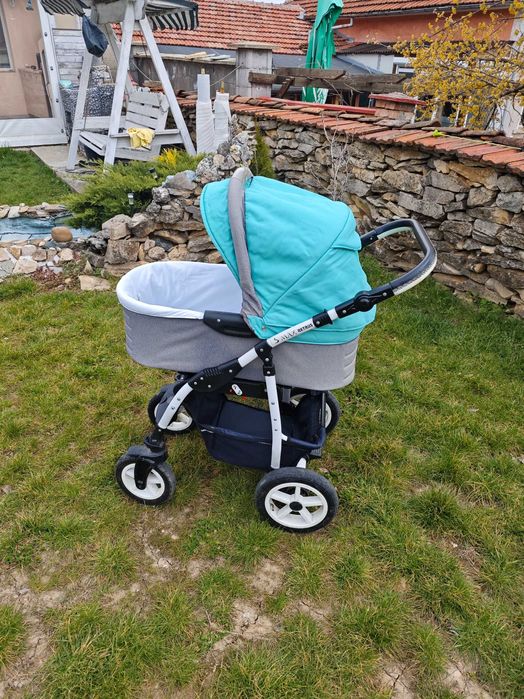 Бебешка / Детска Количка с Летен и Зимен Кош с Помпащи Гуми