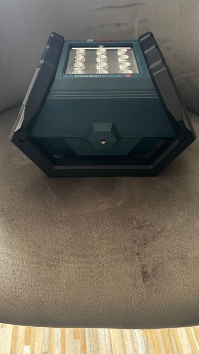 Акумулаторна лампа Bosch GLI 18v 1200 C