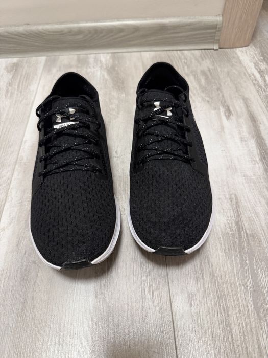 Продавам мъжки маратонки Under Armour