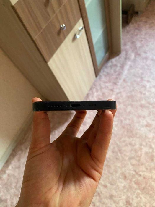Iphone 12 в хорошем сосстояние