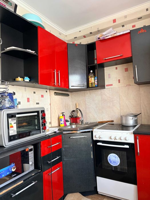 Продам  2- ком  Абая 93