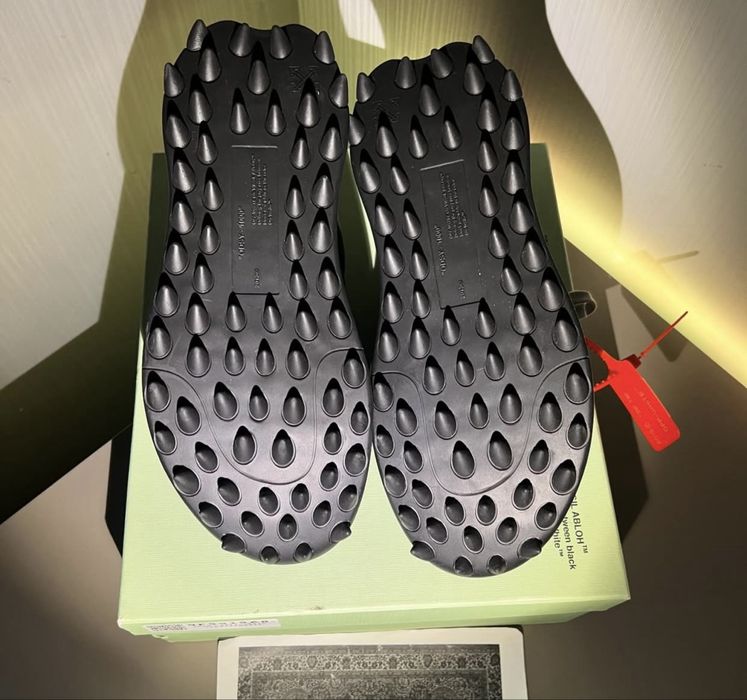 Adidasi off white odsy 1000