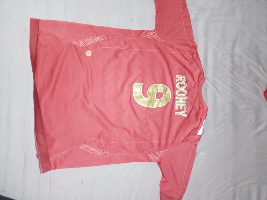 Tricouri diferite mărimi