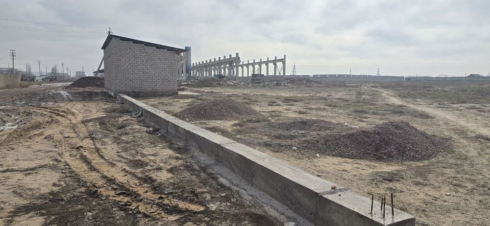 Toytepada Nurafshonda Yer maydoni sotiladi. 350 sotix