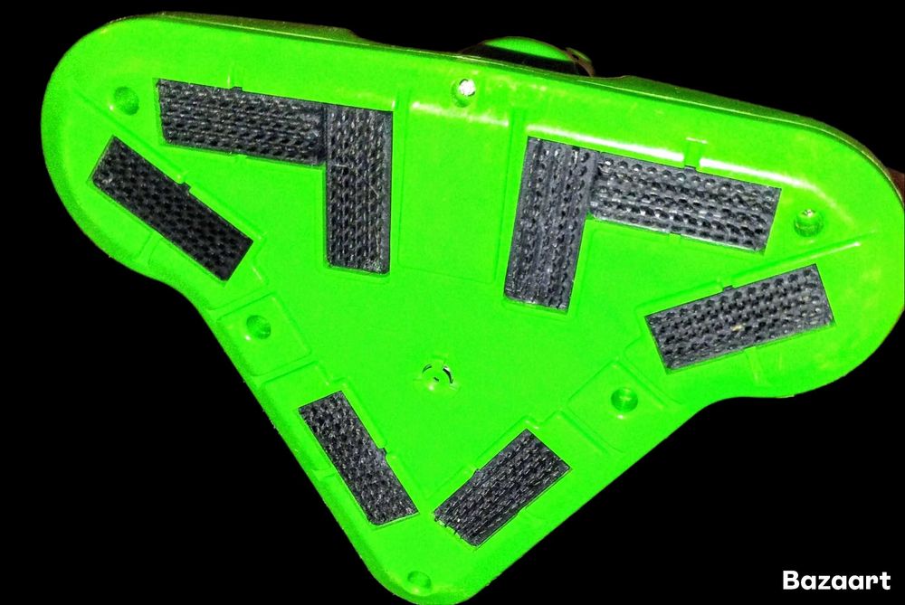 КАТО НОВА парочистачка, цвят зелен. Цена 80 лв.