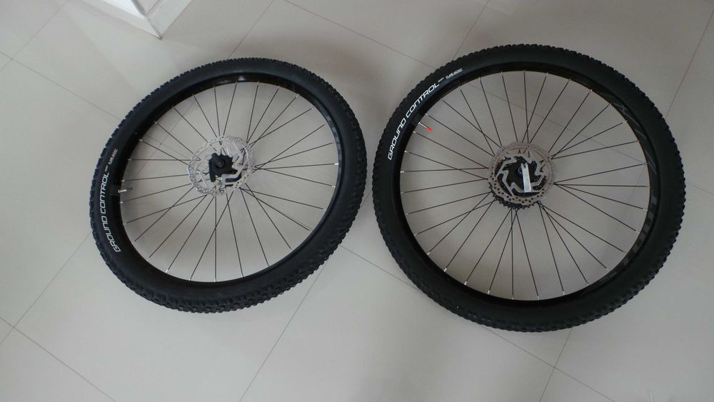 roti  bicicleta complete 29"/cu cauciucuri si disc