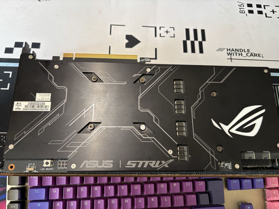Placa Video ASUS ROG Nvidia Geforce RTX 2060 Super 8GB GDDR6 Strix OC