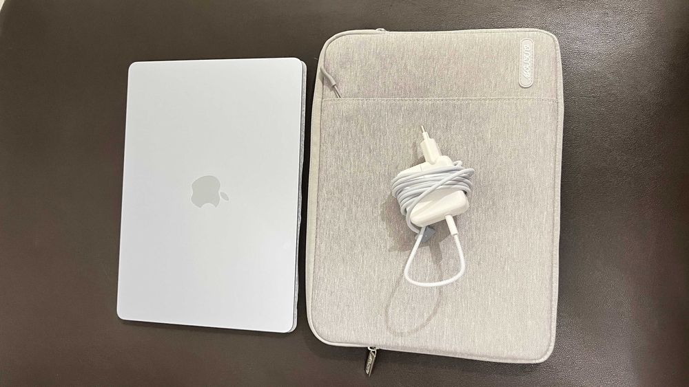 НОВ! Apple MacBook Air 13" M4 16RAM 256GB Гаранция!