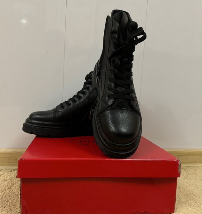 Продам зимние ботинки,39 размер