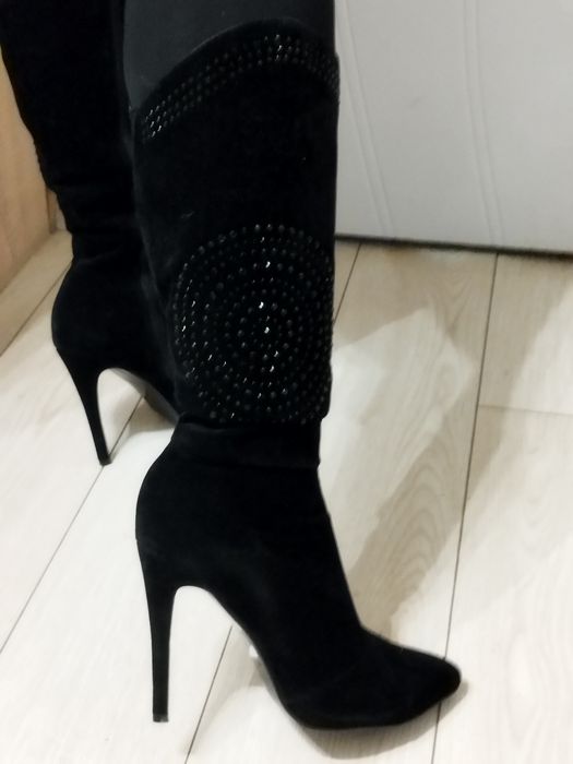 Чисто нови официални ботуши