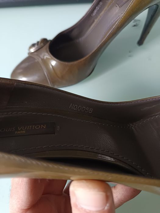 Luis Vuitton pantofi cu toc 38