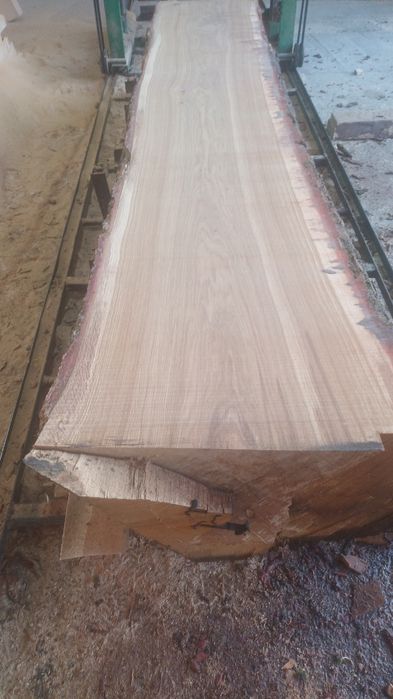 Dulapi de stejar și nuc