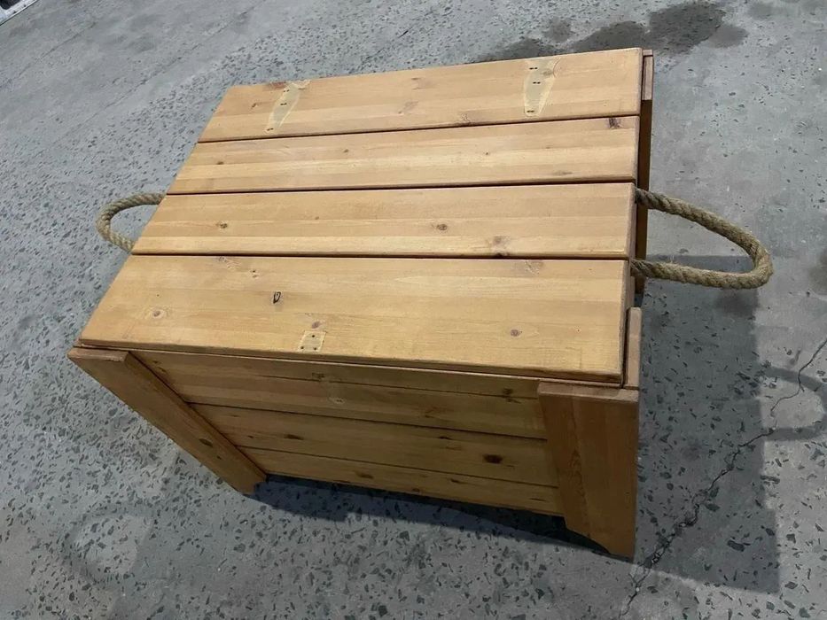 Деревянный сундук